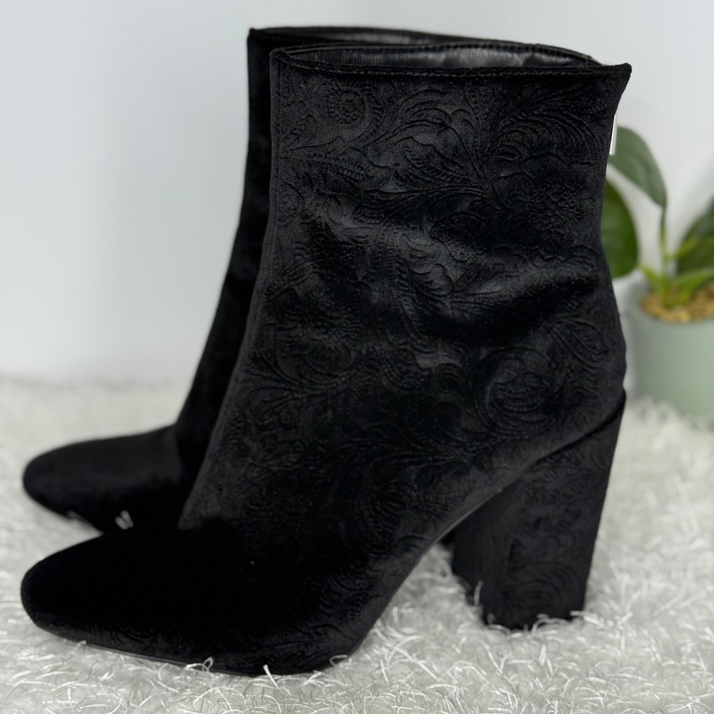 Jessica Simpson JP Aninada Black Velvet Embossed Heeled Ankle Boots‎ 8.5